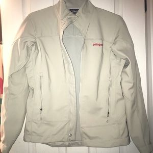 Women’s tan Patagonia jacket